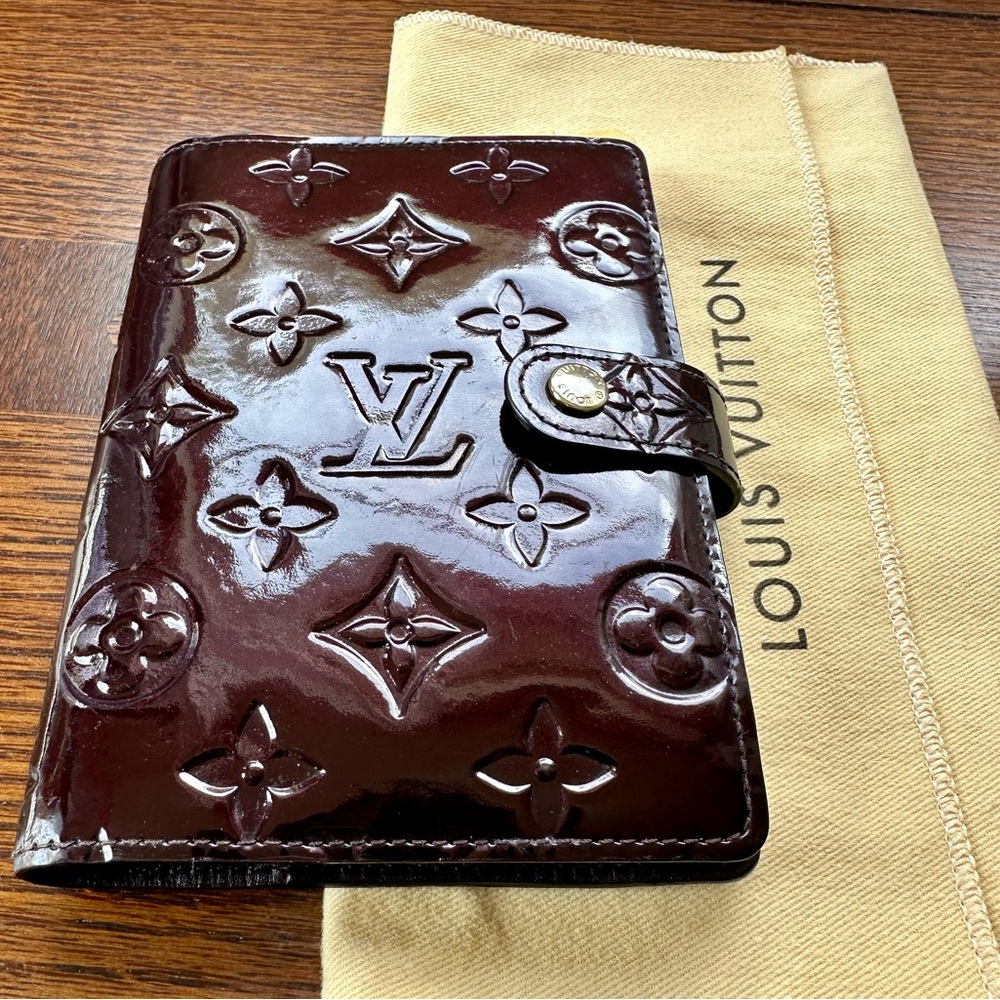 Louis Vuitton Agenda PM / Wallet in Amarante Vernis!+Dustbag+insert. Price firm